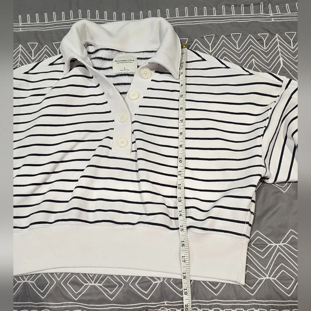 Abercrombie Soft A&F Collection Cropped Striped Sweatshirt Size Small - Picture 3 of 5